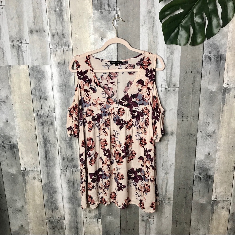 Kendall and Kylie Floral Open Shoulder Blouse H1